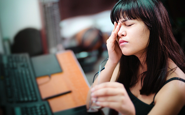  Dry Eyes Remedies and When to See a Doctor 